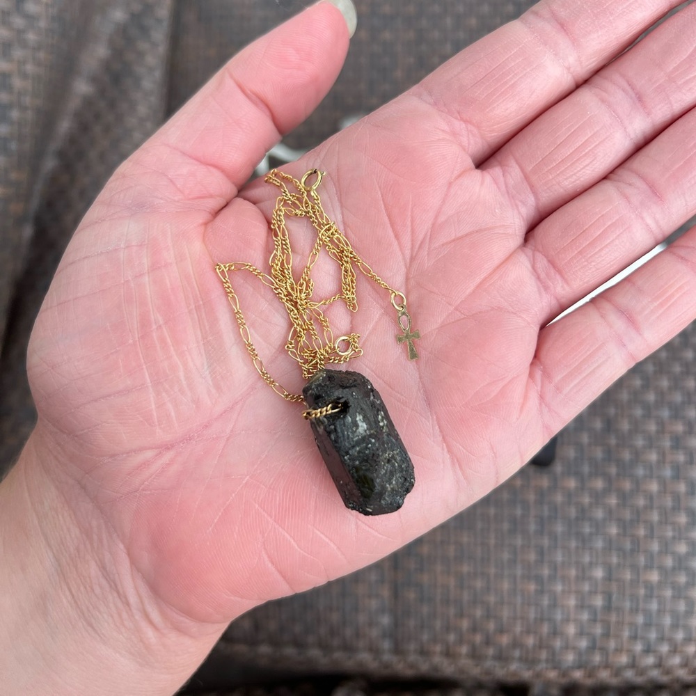 Elegant Tourmaline Pendant Necklace Choker